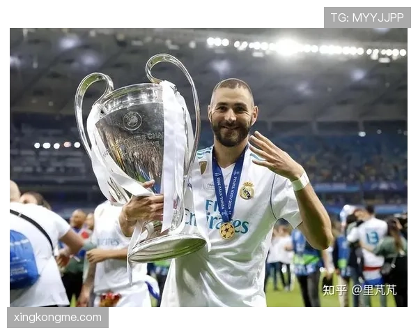 本泽马vs齐达内 皇马生涯贡献与队史地位差距在哪