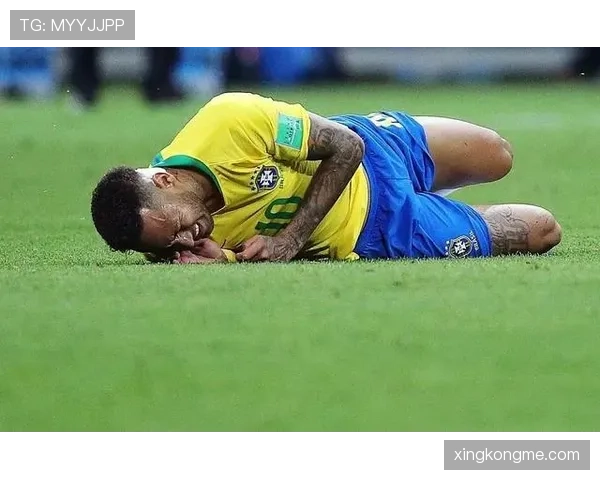 假摔判罚规则详解：裁判如何识别与处罚假摔行为